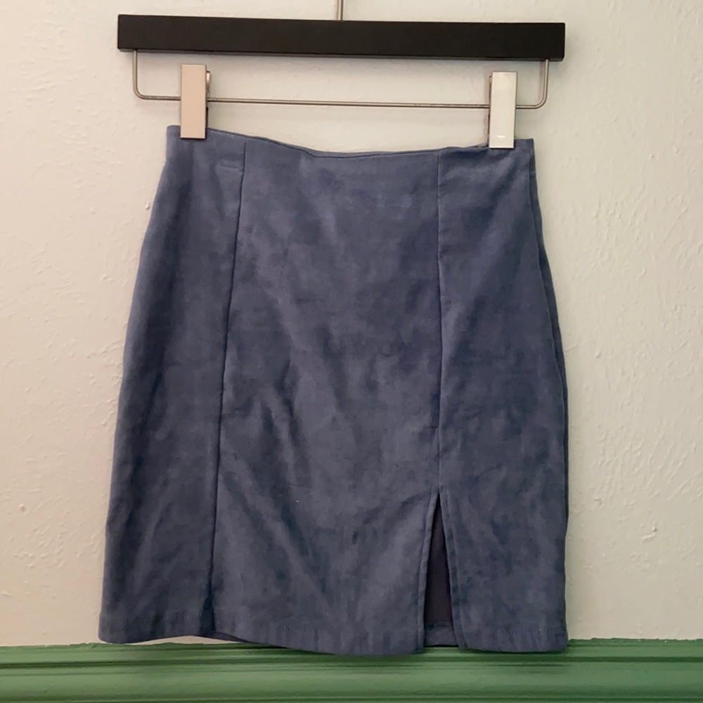 Suade mini skirt 💙
